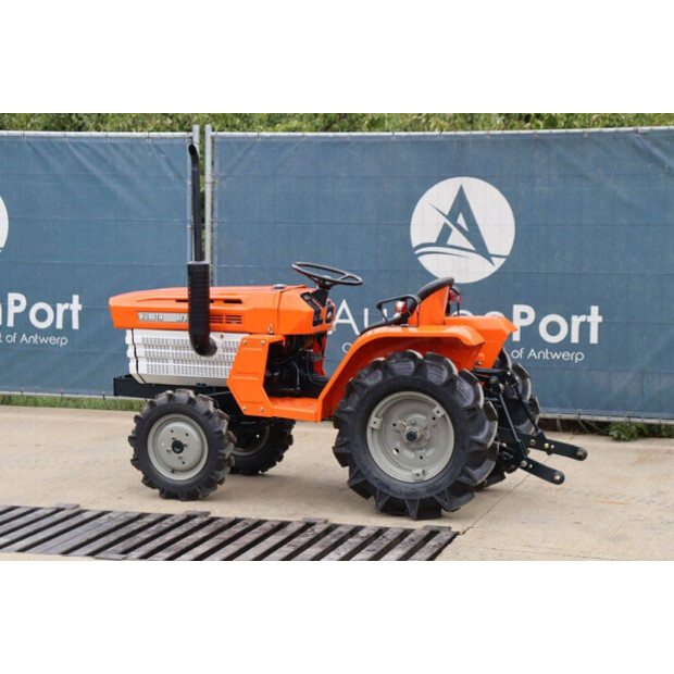 KUBOTA B1400DT-42403901