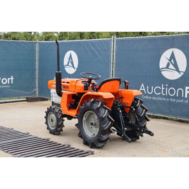 KUBOTA B1400DT-42403902