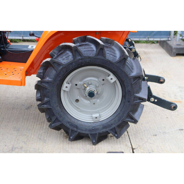 KUBOTA B1400DT-42403913