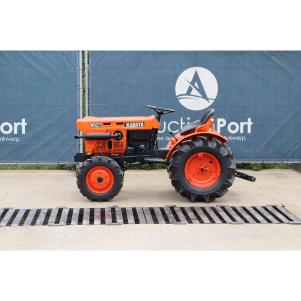 KUBOTA B7001DT-42403942