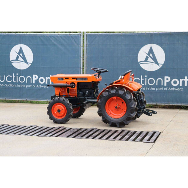 KUBOTA B7001DT-42403943