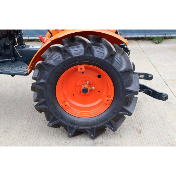 KUBOTA B7001DT-42403958
