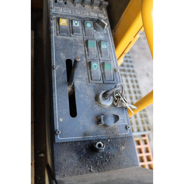 1999 Volvo EC230B-42404918
