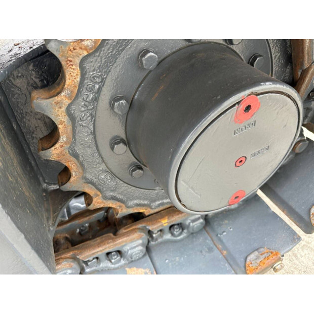 2016 فولفو EC55D-42405390