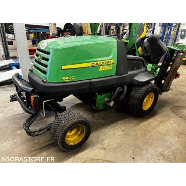 JOHN DEERE 8400-42421459