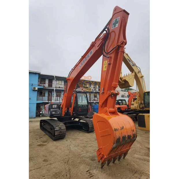 2022 Hitachi ZX200-3G-42421592