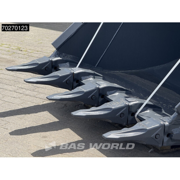 2025 ستريك لاند S80-42422228