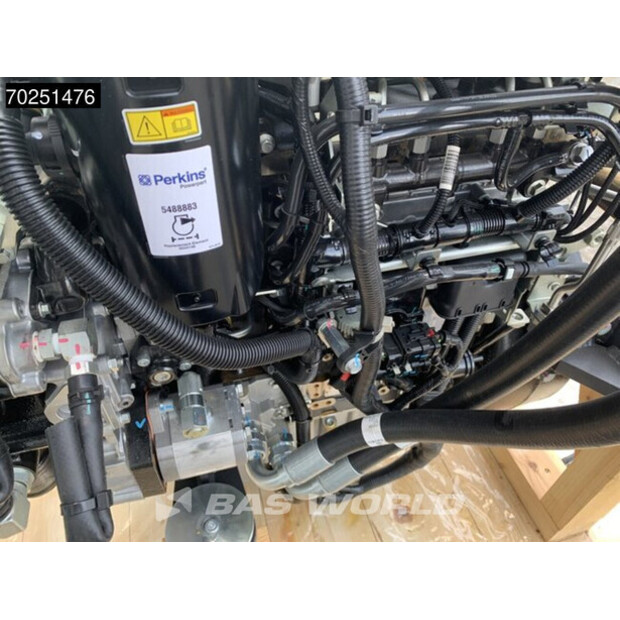 2023 بيركنز 1204J-E44TA-42422817