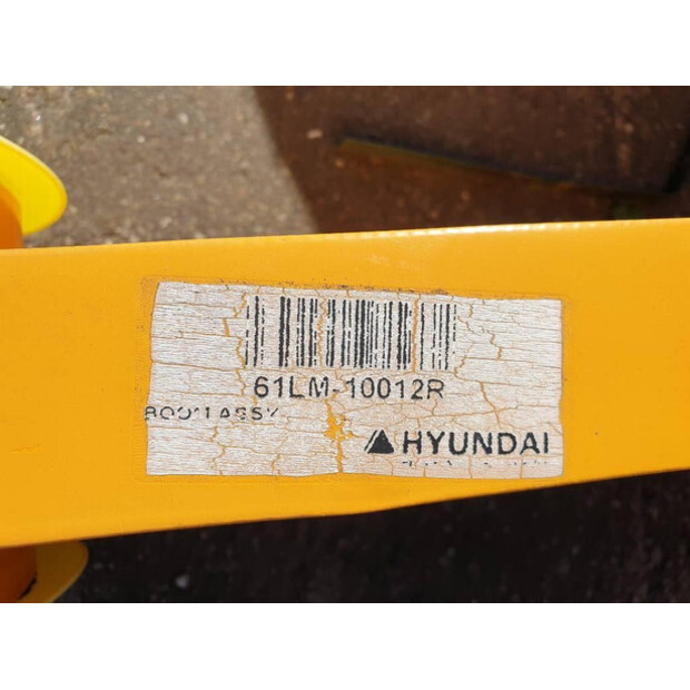 Hyundai HL757-7-42423847