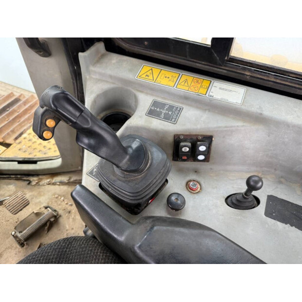 2013 Caterpillar D6T-42424035