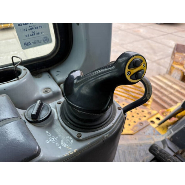 2005 Komatsu D61PX-15E0-42424127