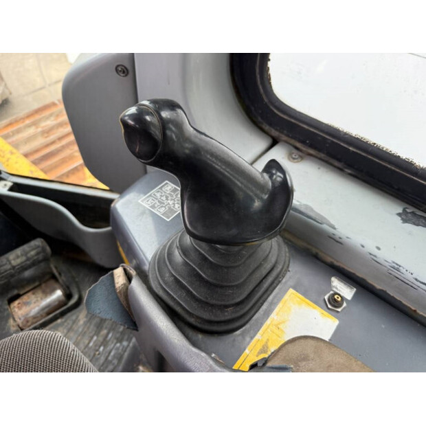 2005 Komatsu D61PX-15E0-42424128