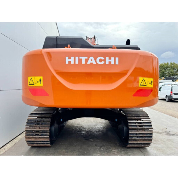 2025 Hitachi ZX70-LCH-42424153