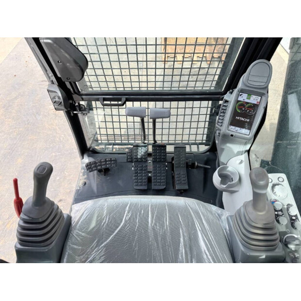 2025 Hitachi ZX70-LCH-42424218
