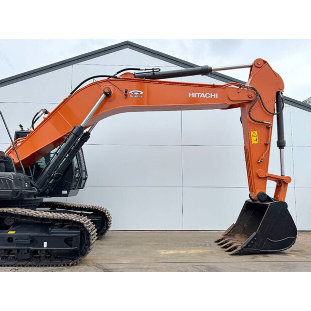 2025 Hitachi ZX70-LCH-42424223