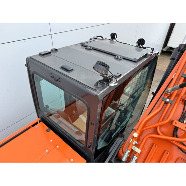 2025 Hitachi ZX70-LCH-42424239