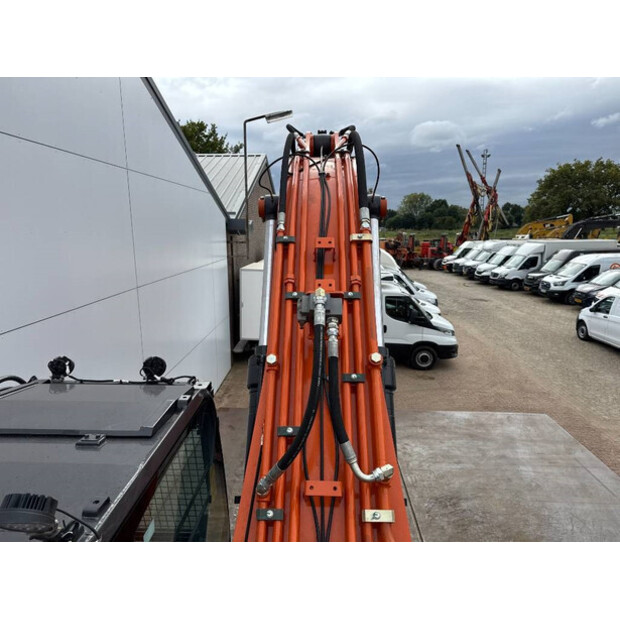 2025 Hitachi ZX70-LCH-42424240