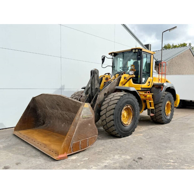 2018 Volvo L120H-42424243