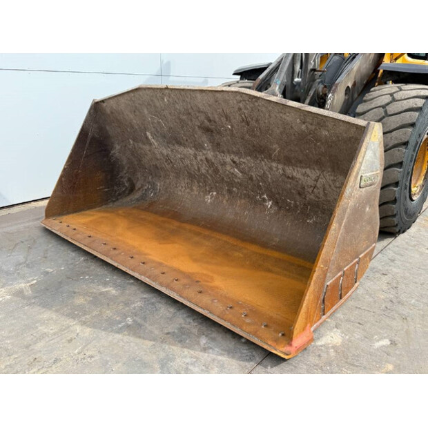 2018 Volvo L120H-42424255