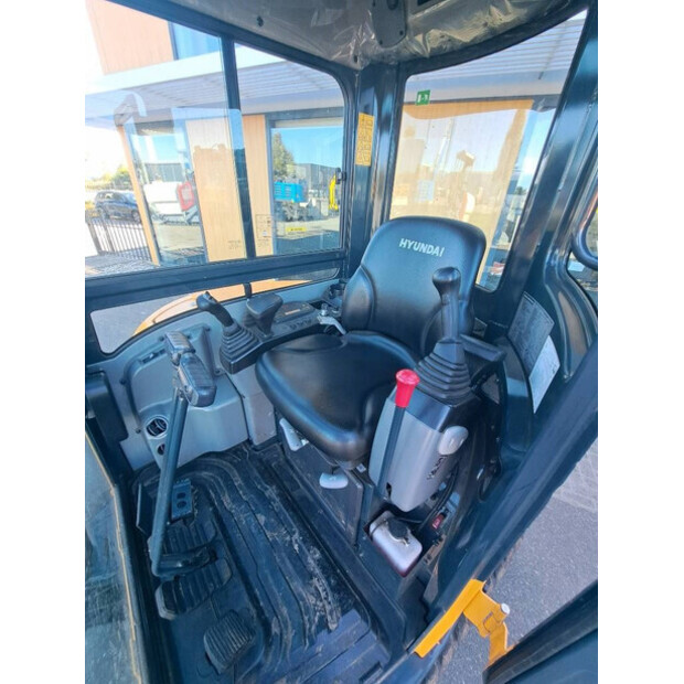 2023 Hyundai R30Z-9-42424312
