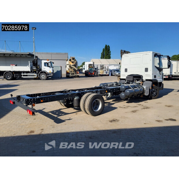 2025 Iveco 120-210L-42424431