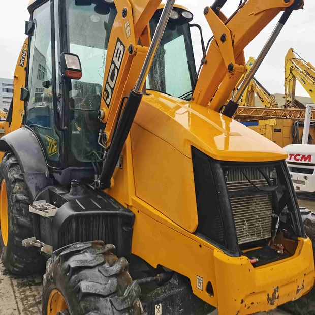 2021 JCB 3CX-42425184