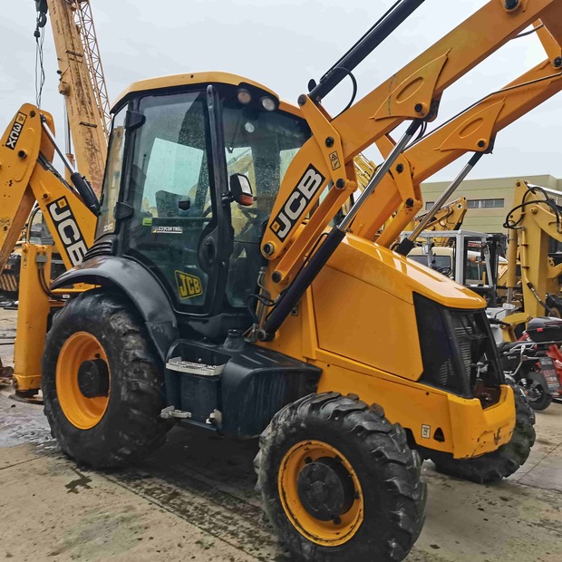 2021 JCB 3CX-42425188