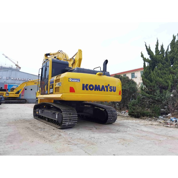 2021 Komatsu PC200-8-42425210