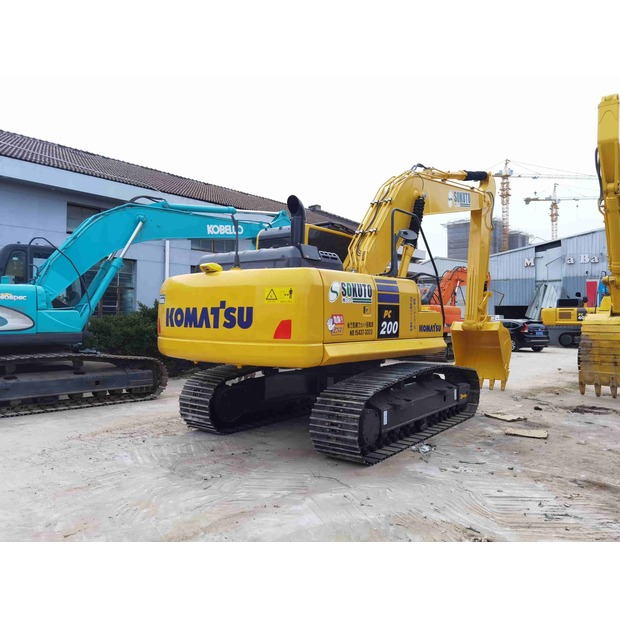 2021 Komatsu PC200-8-42425214