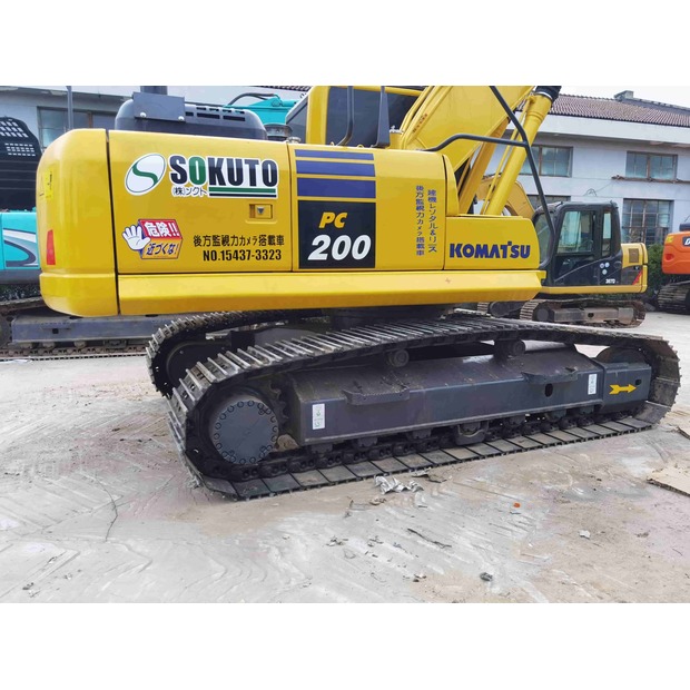 2021 Komatsu PC200-8-42425216