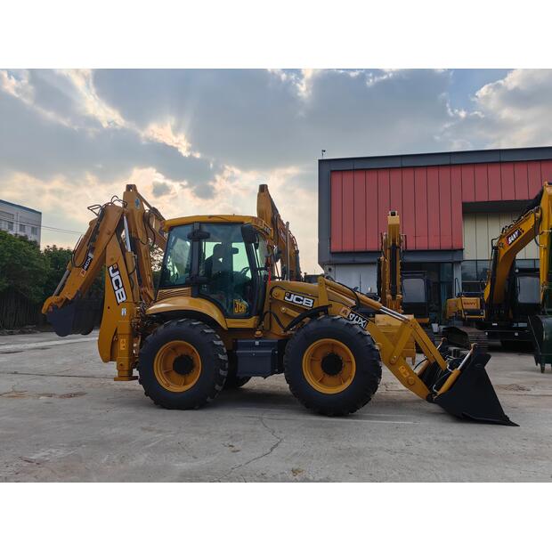 2021 JCB 3CX-42425218