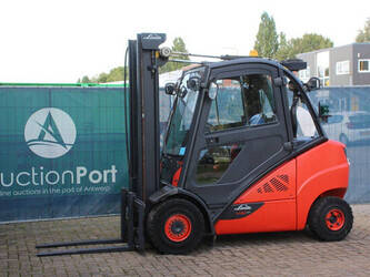 Image for FORKLIFTS 2015 Linde H30D-02