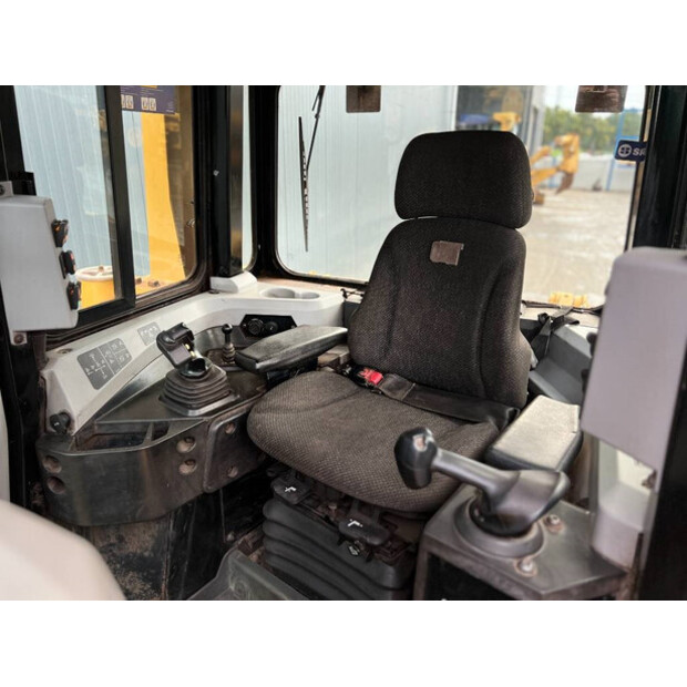 2015 Caterpillar D6T-42455048
