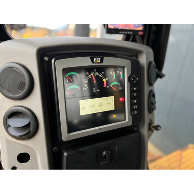 2015 Caterpillar D6T-42455076