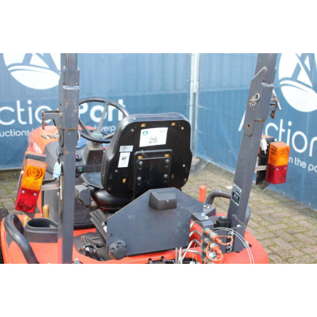 2017 KUBOTA BX2350-42455106