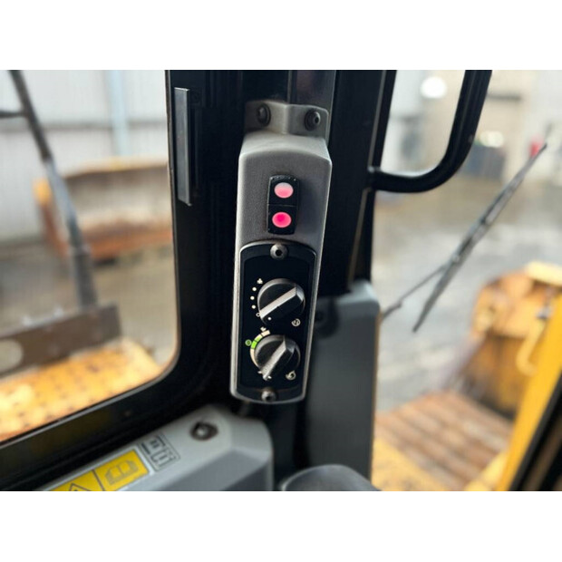 2015 Caterpillar D6T-42455121