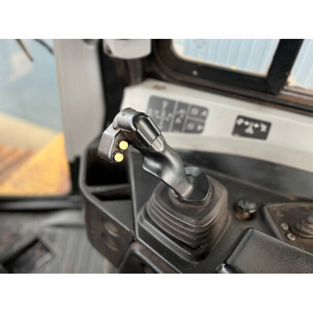 2015 Caterpillar D6T-42455127