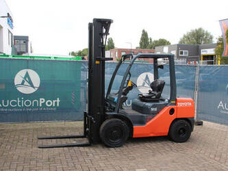 Image for LIFTS 2011 Toyota 02-8FDF30