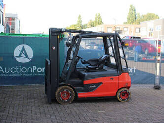 Image for FORKLIFTS 2014 Linde E30L-01
