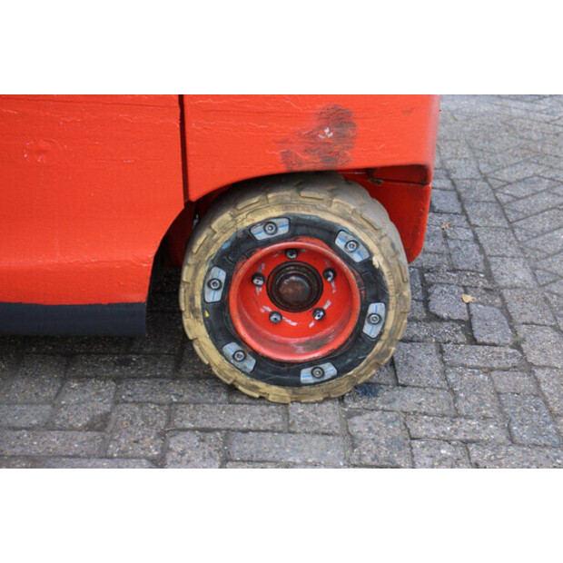 2014 ليندي E30L-01-42455949