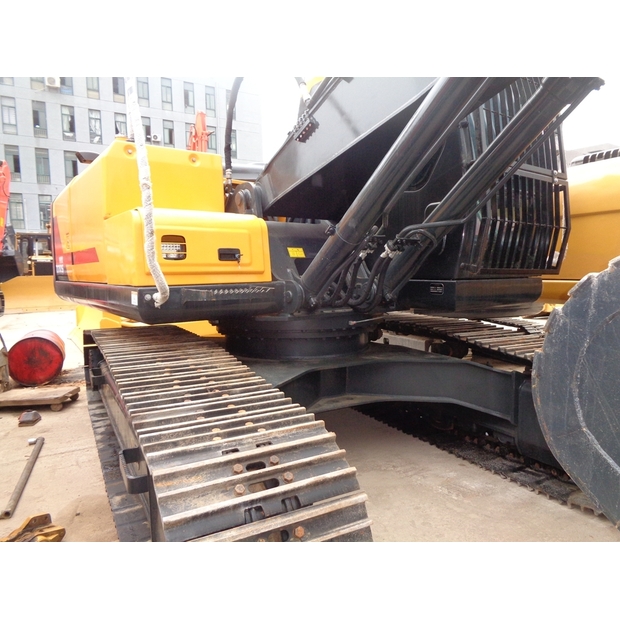 2021 هيونداي HX220-42457102