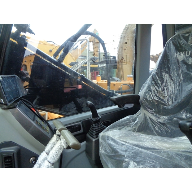 2021 هيونداي HX220-42457105