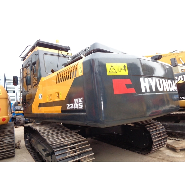 2021 هيونداي HX220-42457107