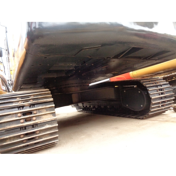 2021 هيونداي HX220-42457108
