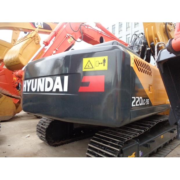 2021 Hyundai R220LC-9-42457114