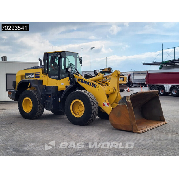 2020 Komatsu WA320-8E0-42457958