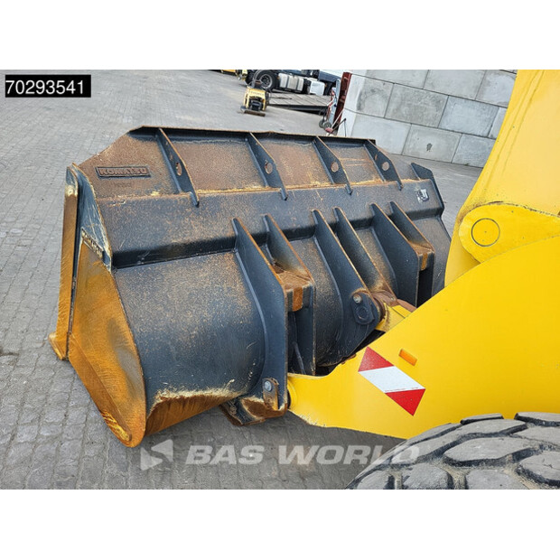 2020 Komatsu WA320-8E0-42457963