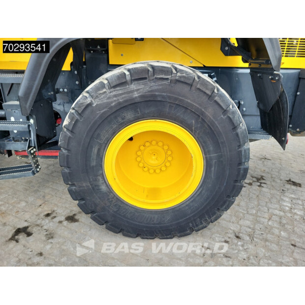2020 Komatsu WA320-8E0-42457976