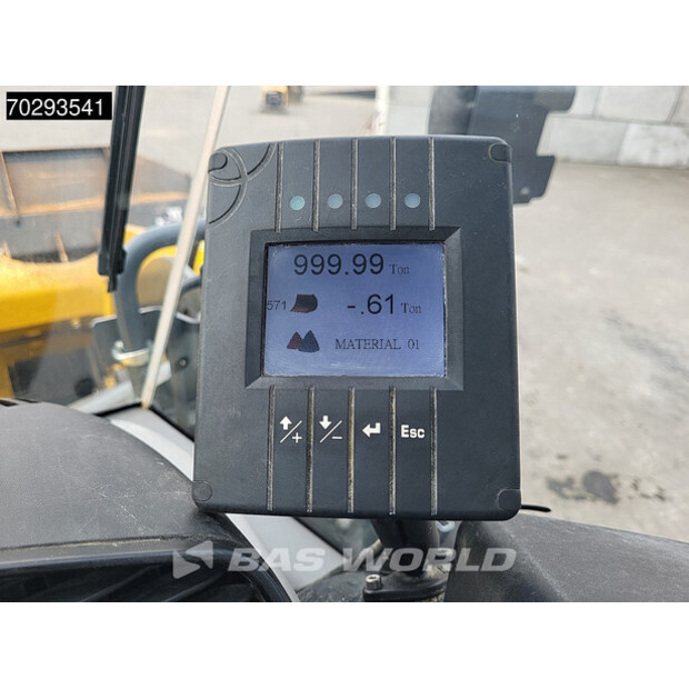 2020 Komatsu WA320-8E0-42457985