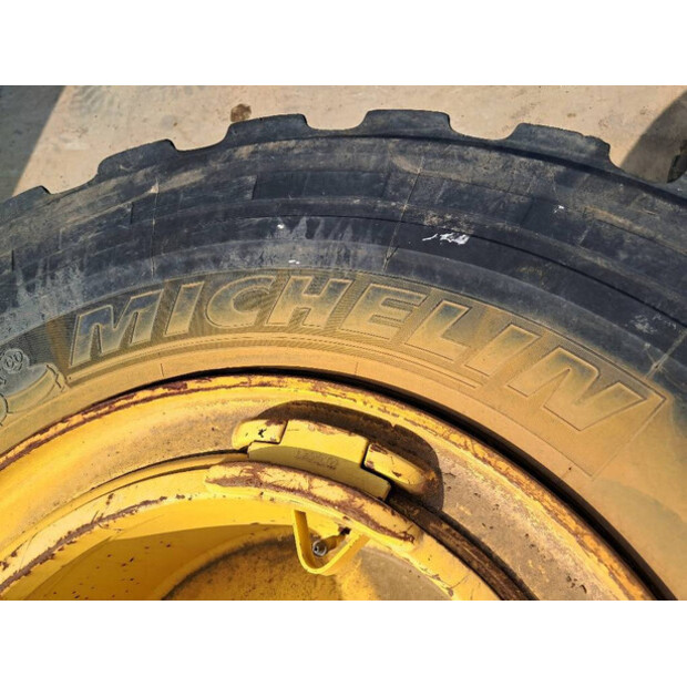 2022 كوماتسو WA380-42471096
